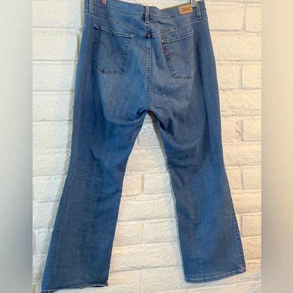 Levi’s 515 Bootcut Jeans| Mid Rise Comfortable fit - Picture 6 of 7
